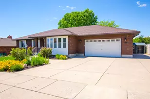 2561 E 2700 N, Layton, UT 84040 - Photo 3