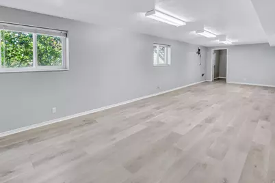 2561 E 2700 N, Layton, UT 84040 - Photo 23