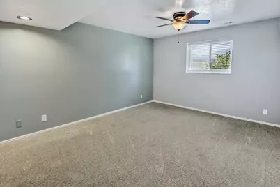 2561 E 2700 N, Layton, UT 84040 - Photo 15
