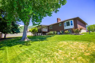 2561 E 2700 N, Layton, UT 84040 - Photo 29