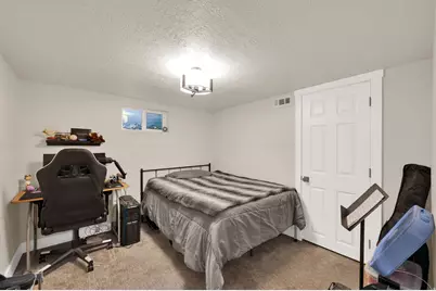 55 E Diamond St N, Layton, UT 84041 - Photo 17