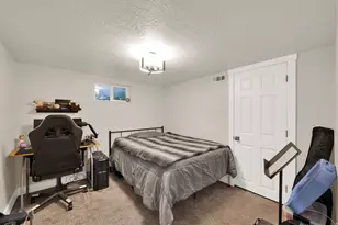 55 E Diamond St N, Layton, UT 84041 - Photo 17