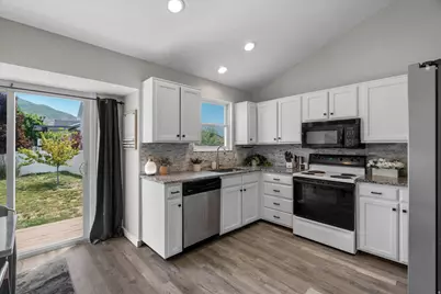 1523 S 500 E, Kaysville, UT 84037 - Photo 9