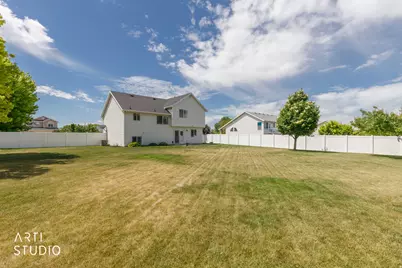 2402 W 2375 N, Clinton, UT 84015 - Photo 35