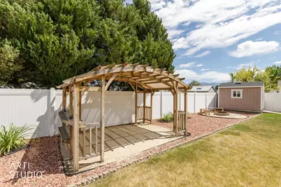 2402 W 2375 N, Clinton, UT 84015 - Photo 41