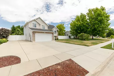 2402 W 2375 N, Clinton, UT 84015 - Photo 3