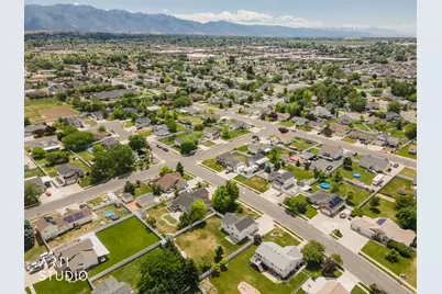2402 W 2375 N, Clinton, UT 84015 - Photo 47