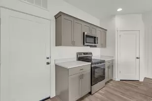 1701 W 2700 S, Syracuse, UT 84075 - Photo 9