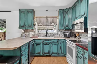 8555 S Grambling Way, Sandy, UT 84094 - Photo 11
