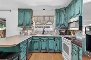 8555 S Grambling Way, Sandy, UT 84094 - Photo 11