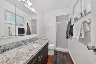 8555 S Grambling Way, Sandy, UT 84094 - Photo 17