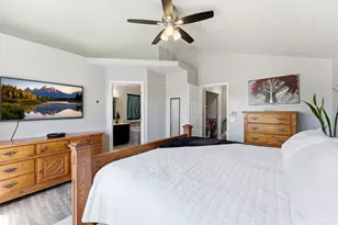 10188 Yorkshire Dr S, South Jordan, UT 84095 - Photo 29