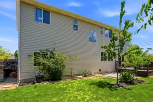 10188 Yorkshire Dr S, South Jordan, UT 84095 - Photo 57