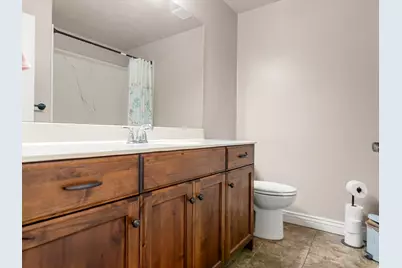 811 E 200 S, Layton, UT 84041 - Photo 21