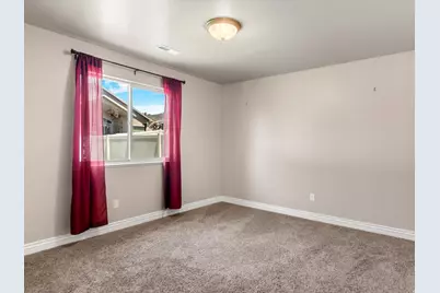 811 E 200 S, Layton, UT 84041 - Photo 23