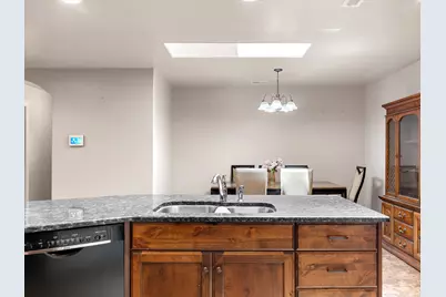 811 E 200 S, Layton, UT 84041 - Photo 15