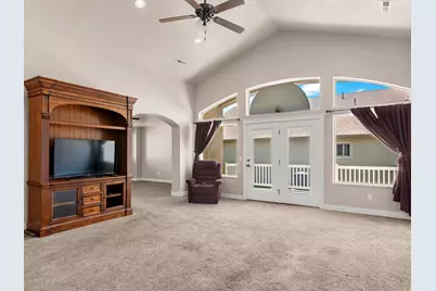 811 E 200 S, Layton, UT 84041 - Photo 11