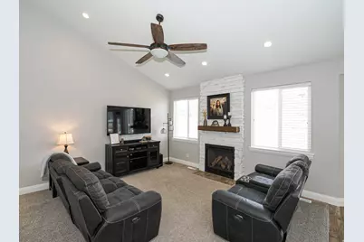 9261 N Belle St, Eagle Mountain, UT 84005 - Photo 27