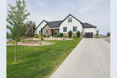 9261 N Belle St, Eagle Mountain, UT 84005 - Photo 3