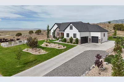 9261 N Belle St, Eagle Mountain, UT 84005 - Photo 13