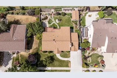 2563 E Sundown Ave, Cottonwood Heights, UT 84121 - Photo 35