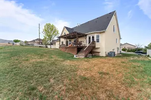 279 W Wrangler Ave S, Saratoga Springs, UT 84045 - Photo 15