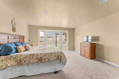 279 W Wrangler Ave S, Saratoga Springs, UT 84045 - Photo 35