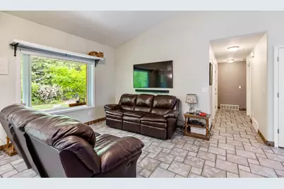 609 E 2100 N, North Logan, UT 84341 - Photo 5
