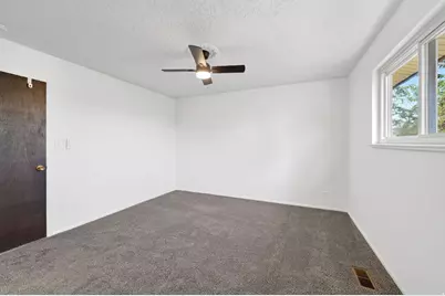 382 W Plum St, Grantsville, UT 84029 - Photo 17