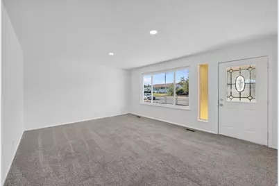 382 W Plum St, Grantsville, UT 84029 - Photo 3
