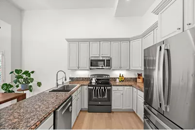 2326 E Sky Pines Ct S, Holladay, UT 84117 - Photo 9