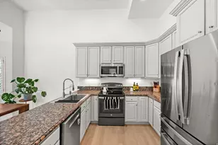 2326 E Sky Pines Ct S, Holladay, UT 84117 - Photo 9