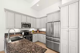 2326 E Sky Pines Ct S, Holladay, UT 84117 - Photo 9