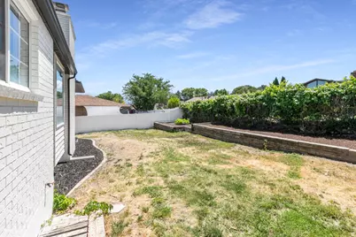 3063 W Holdershill Ln, Taylorsville, UT 84129 - Photo 27