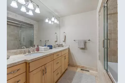 8903 S Cobble Crest Ln, Sandy, UT 84093 - Photo 17