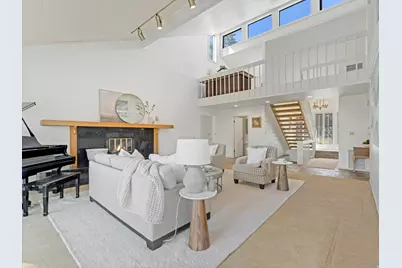 8903 S Cobble Crest Ln, Sandy, UT 84093 - Photo 3