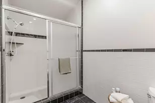 8903 S Cobble Crest Ln, Sandy, UT 84093 - Photo 15