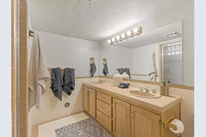 8903 S Cobble Crest Ln, Sandy, UT 84093 - Photo 21