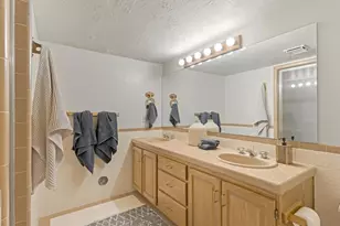 8903 S Cobble Crest Ln, Sandy, UT 84093 - Photo 21