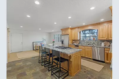 8903 S Cobble Crest Ln, Sandy, UT 84093 - Photo 7