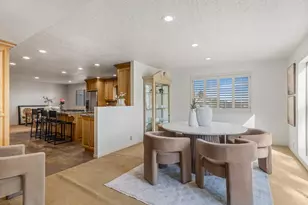 8903 S Cobble Crest Ln, Sandy, UT 84093 - Photo 5