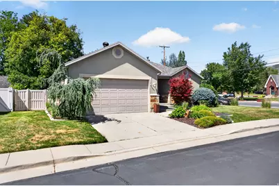 1689 E Kierstin Pl, Salt Lake City, UT 84108 - Photo 3