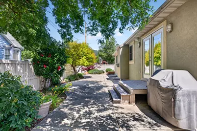 1689 E Kierstin Pl, Salt Lake City, UT 84108 - Photo 35