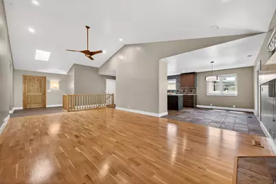 1689 E Kierstin Pl, Salt Lake City, UT 84108 - Photo 9