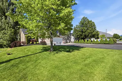 155 E 400 S, Hyrum, UT 84319 - Photo 3