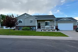 631 E 600 N, Roosevelt, UT 84066 - Photo 1