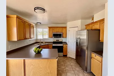 6712 S Early Dawn Dr, West Jordan, UT 84081 - Photo 9
