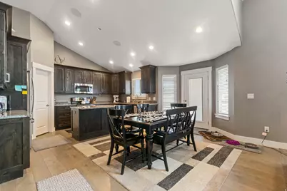 8 S Cherry Wood Ln, Midvale, UT 84047 - Photo 9