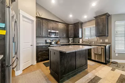 8 S Cherry Wood Ln, Midvale, UT 84047 - Photo 13