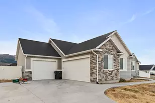 8 S Cherry Wood Ln, Grantsville, UT 84029 - Photo 5